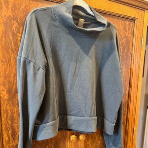 Athleta Funnel Neck Sweatshirt – XL – Blue-Green Pullover